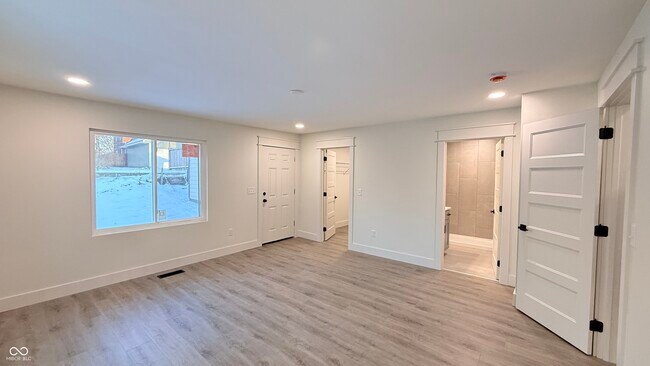 Building Photo - 1835 Applegate St