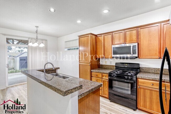 Building Photo - Impressive 4 bedroom home in Hillsboro