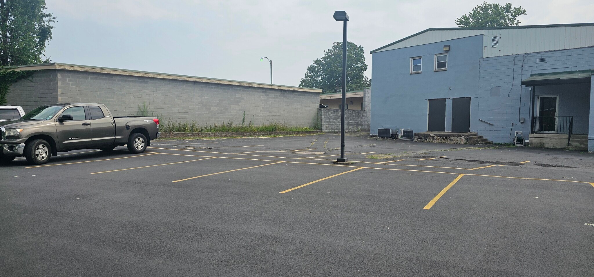 Building Photo - 312 S Main St