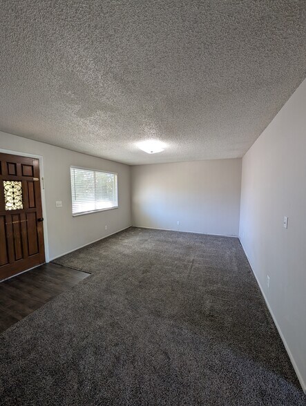 Building Photo - 1827 S Fairway Dr