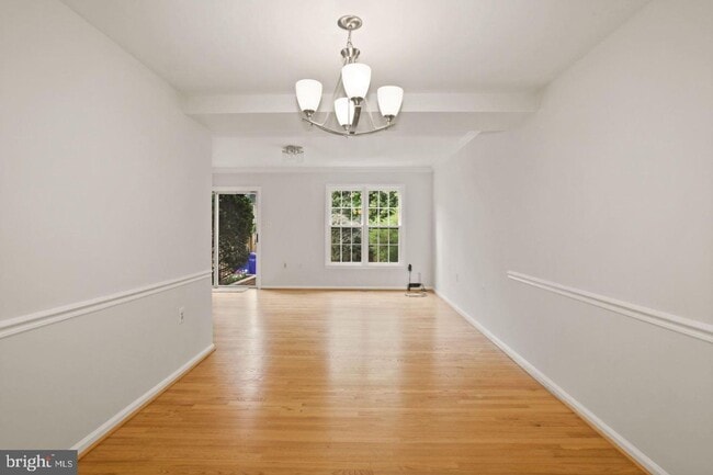 Building Photo - Townhome in Pinecrest