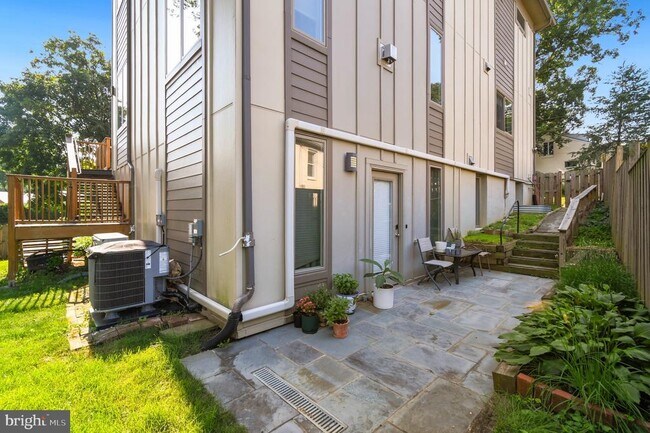 Building Photo - 5321 Glenwood Rd
