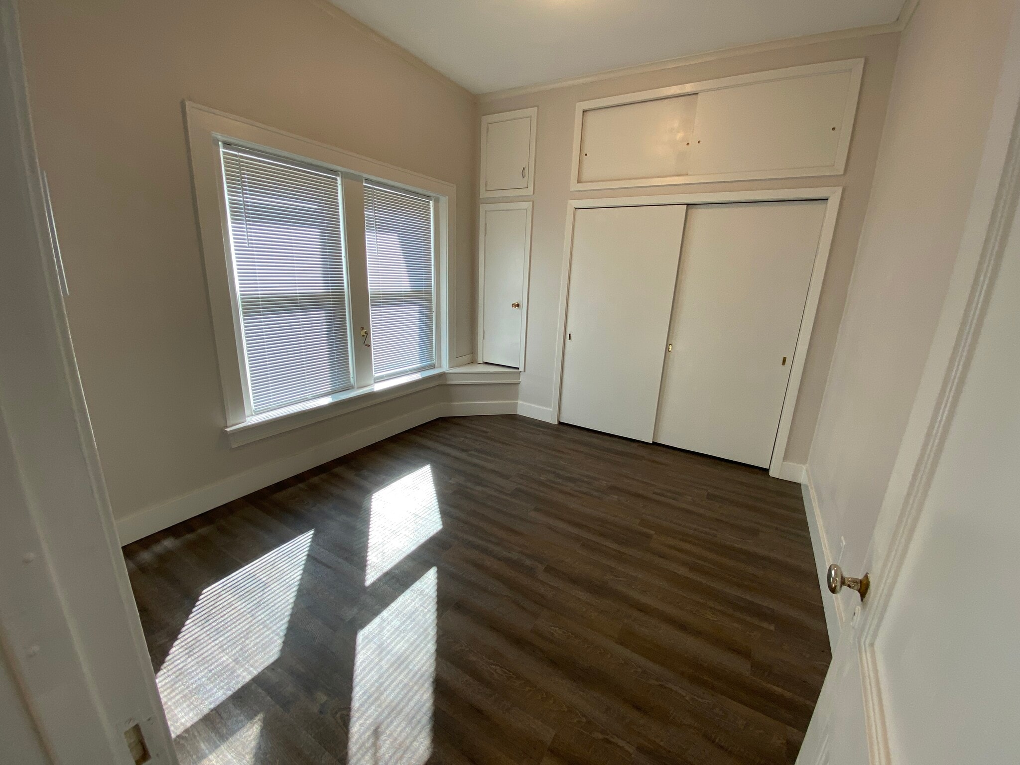 Building Photo - 200 N Main St