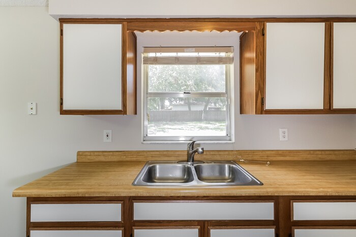 Building Photo - 4035 Dietz Rd