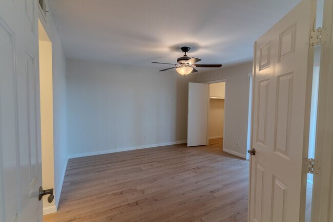 Building Photo - Beautiful 2-bedroom condo is now available...