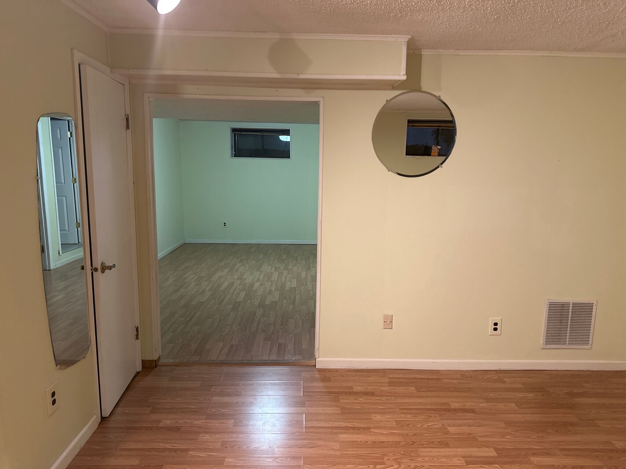 Building Photo - 209 Maple Hill Dr