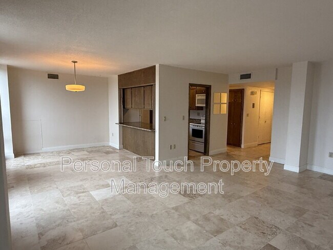 Building Photo - 501 7th St S