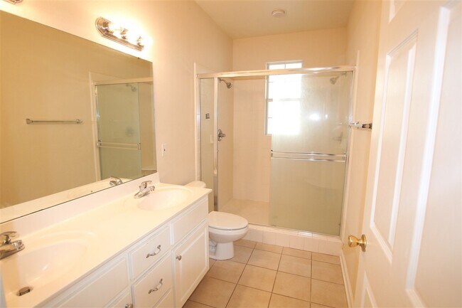 Building Photo - 2267 Pine Landing Ct