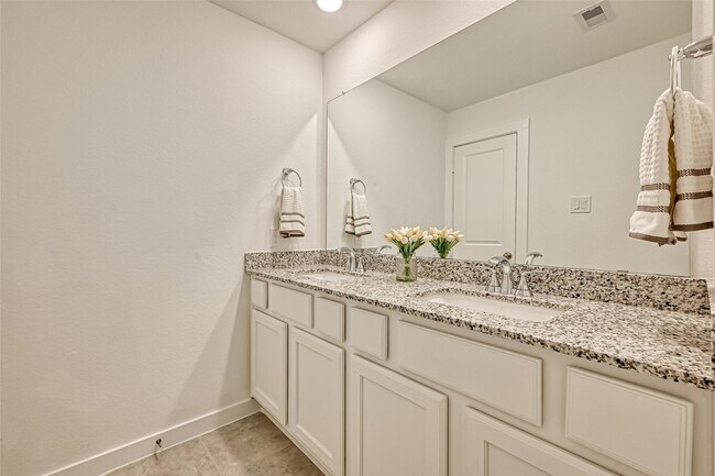 Building Photo - 323 Highland Bayou Dr