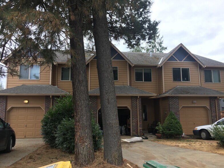 Building Photo - 1119 Maple St