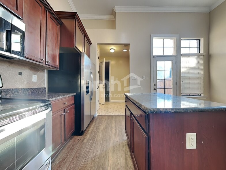 Building Photo - 7965 River Mist Dr