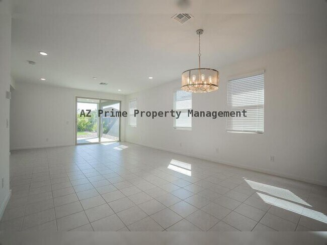 Building Photo - 17317 W Running Deer Trl