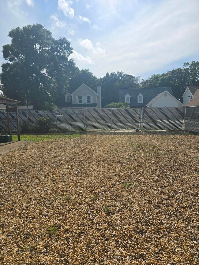 Building Photo - 122 Beach Dr