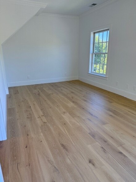 secondary bedroom - 2 Dearfield Dr