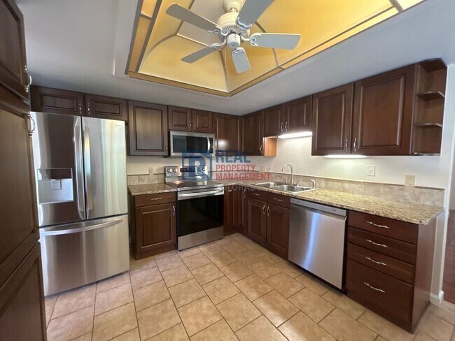 Building Photo - 13901 E Marina Dr
