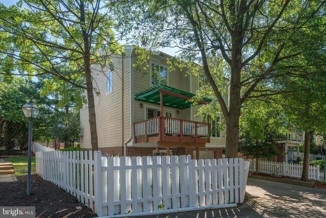 Building Photo - 4710 Old Dominion Dr