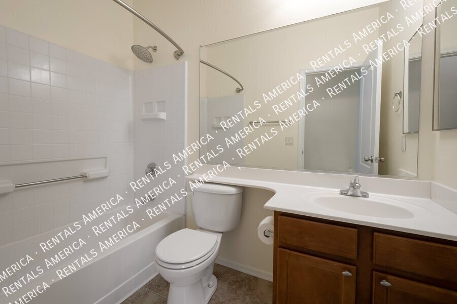 Building Photo - 3051 S Eugene