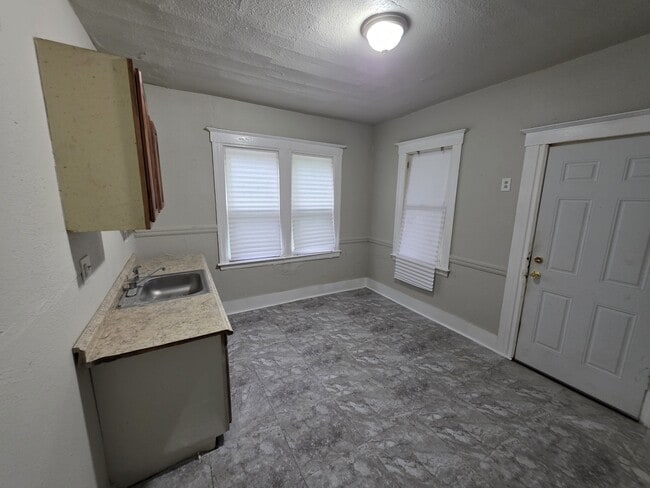 Building Photo - 3491 Garland St