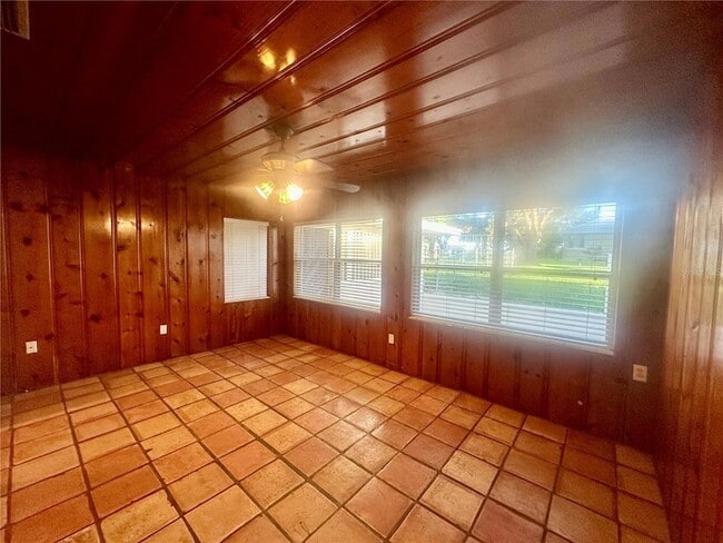 Building Photo - 1105 N Lake Otis Dr SE