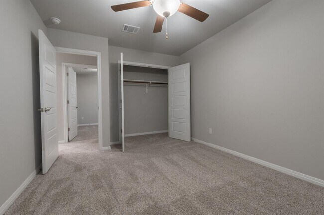 Building Photo - 2838 Dell Hollow Dr