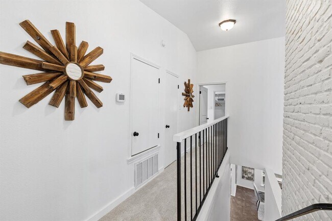 Building Photo - 8346 Summerwood Dr