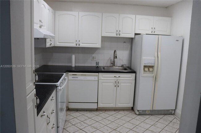 Building Photo - 2801 NE 183rd St