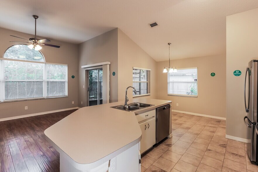 Building Photo - 4021 Quail Briar Dr