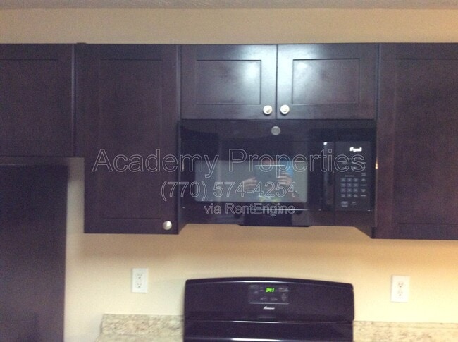 Building Photo - 4015 Yellow Pine Ct
