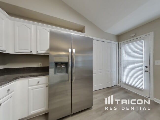 Building Photo - 581 Meadow Spring Dr