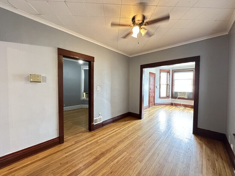Building Photo - 3530 N Elston Ave