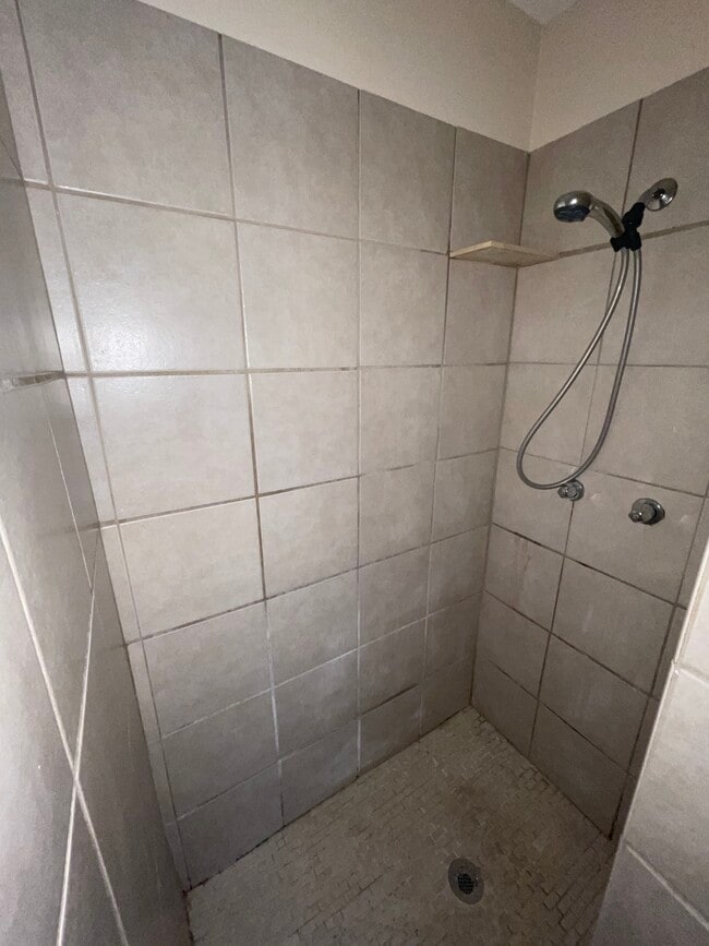 Building Photo - 137 Clay St