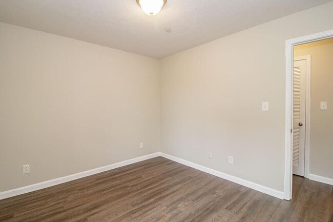Building Photo - 1640 Golf Club Ln