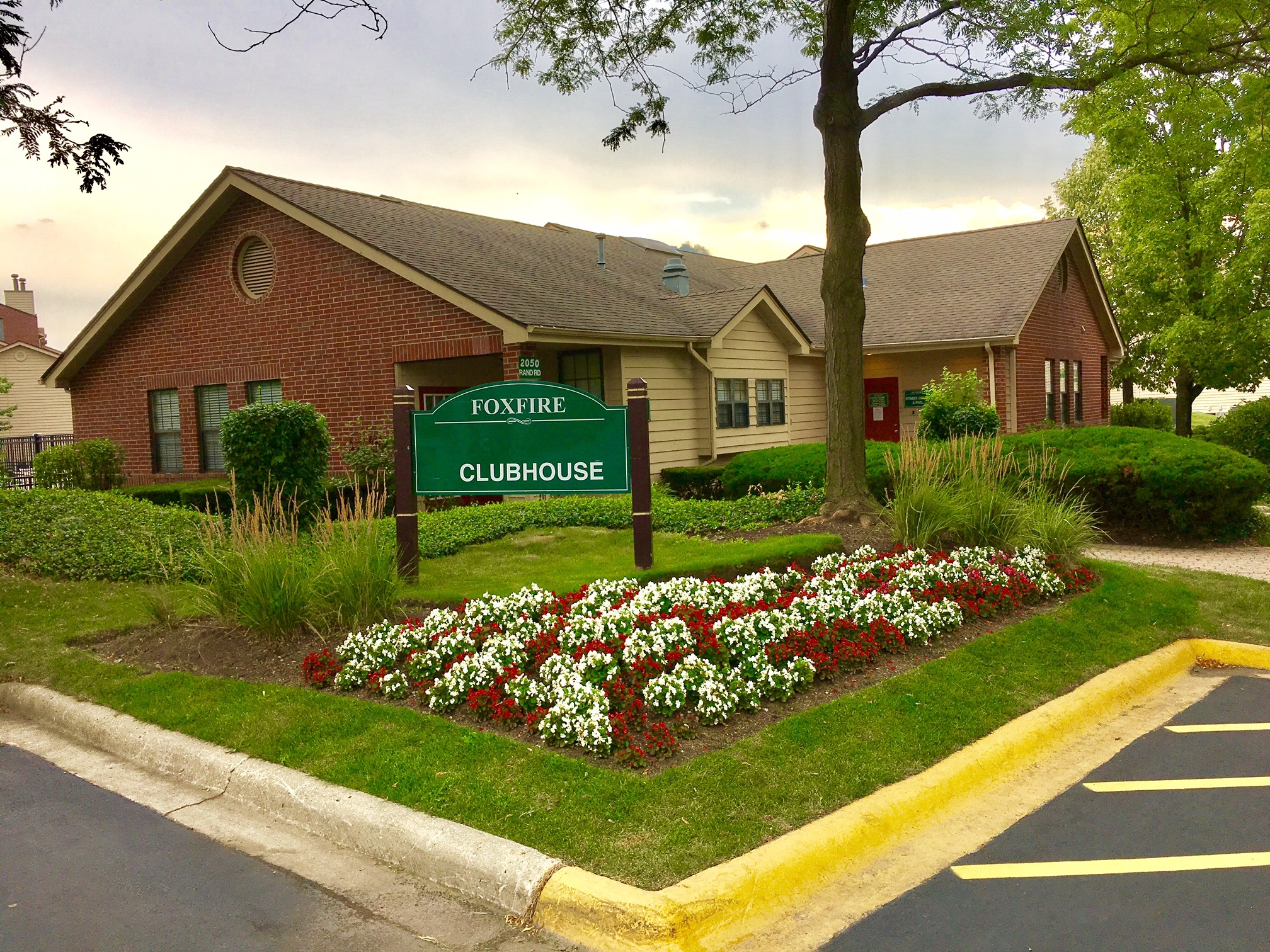 Building Photo - 2028 N Rand Rd