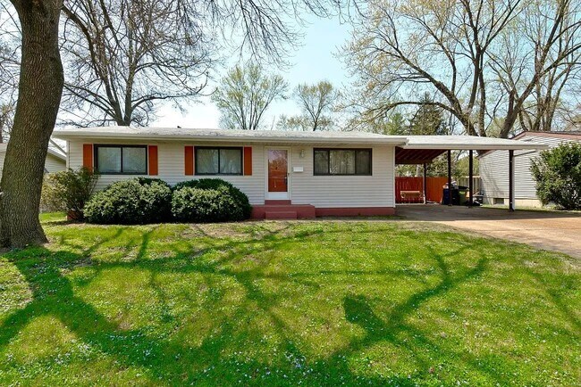 Building Photo - 980 Manresa Ln