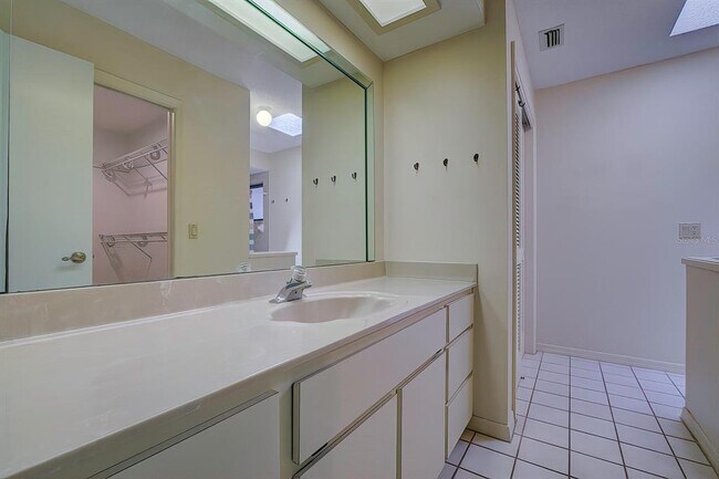 Building Photo - 8992 Hernando Way