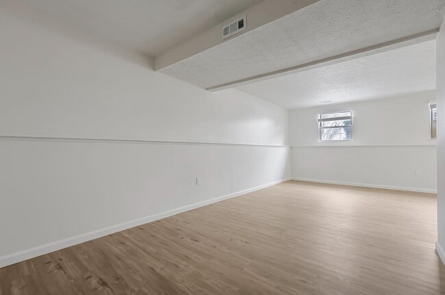 Building Photo - 8408 Covered Wagon Ct