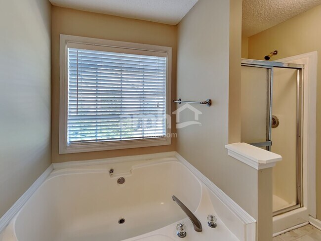 Building Photo - 179 Norton Dr