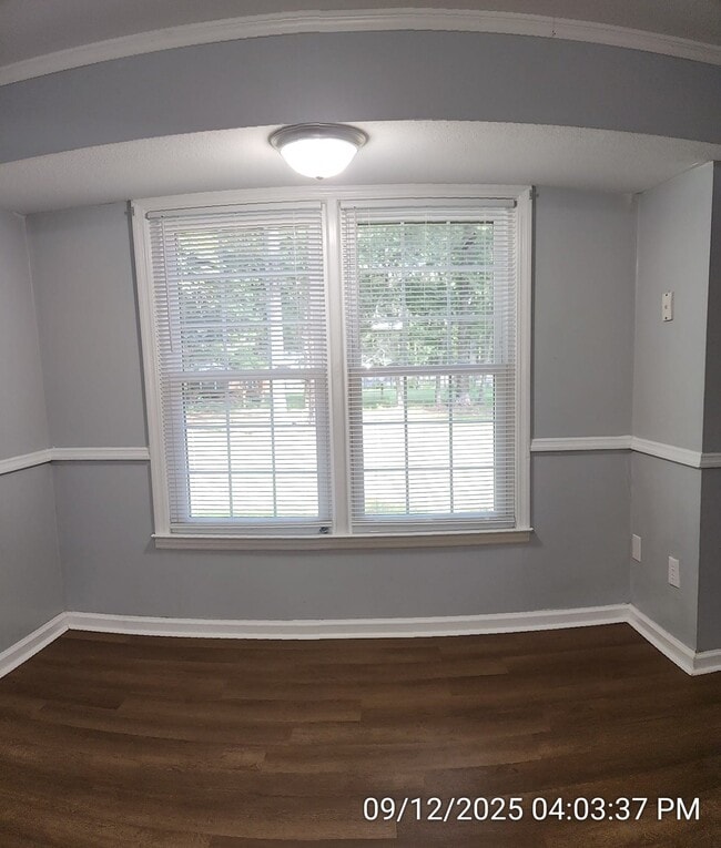 Building Photo - 502 Myrtle Ln
