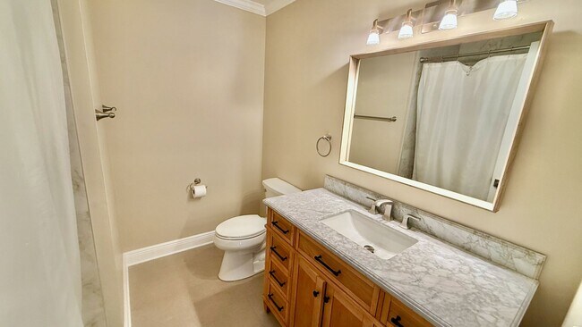 Building Photo - Renovated Home close to TMH avail NOW!!!