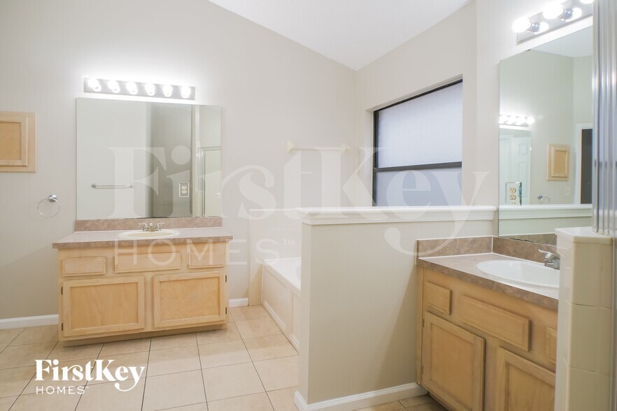 Building Photo - 561 Sparrow Branch Cir