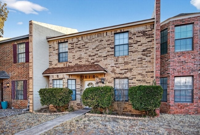 Building Photo - 3222 Preston Dr