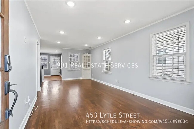 Building Photo - 453 Lytle St