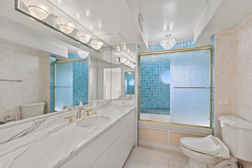 Building Photo - 1910 Ala Moana Blvd