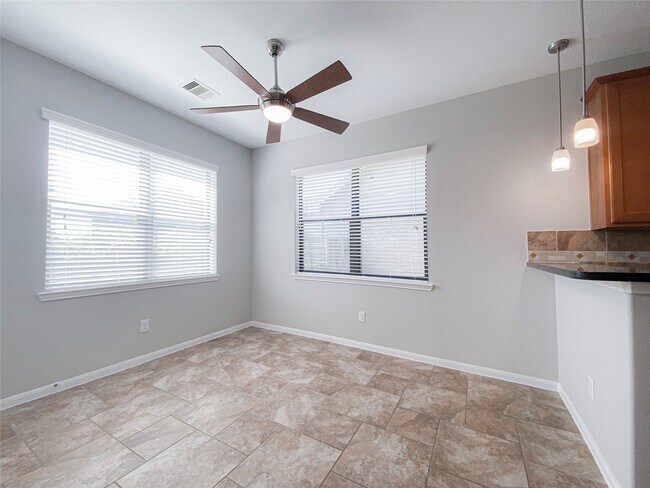 Building Photo - 6227 Carnaby Ln