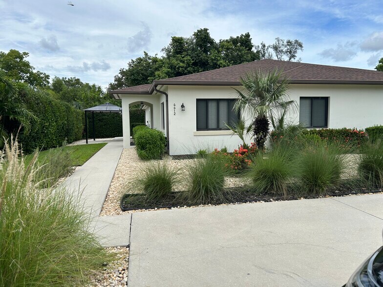 Front outside - 4412 Vanda Dr
