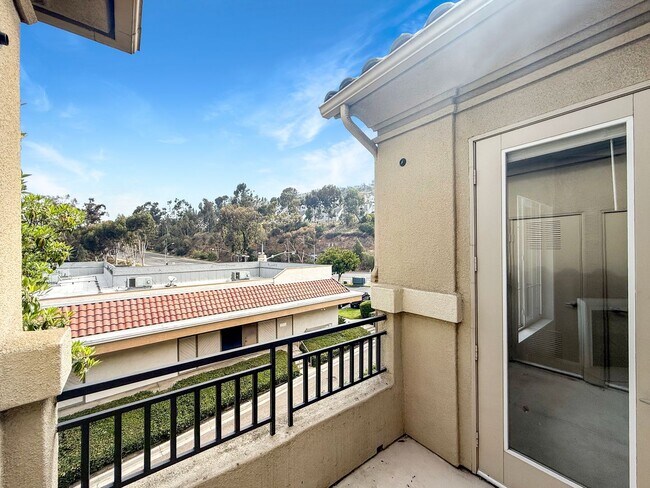 Building Photo - Beautiful 1B/1BA Apartment in Scripps Ranc...