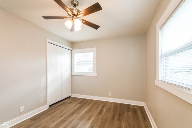 Building Photo - 4917 Barlow Dr