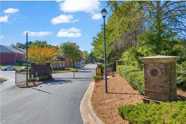 Building Photo - 4000 Labrador Way
