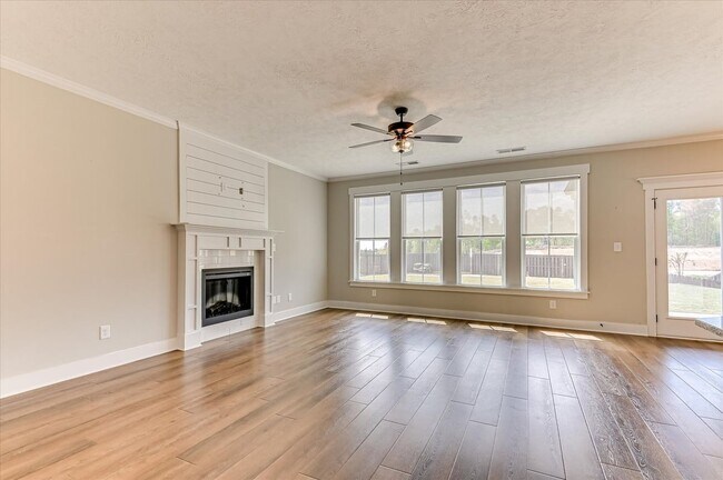 Building Photo - 419 Barrow Ln