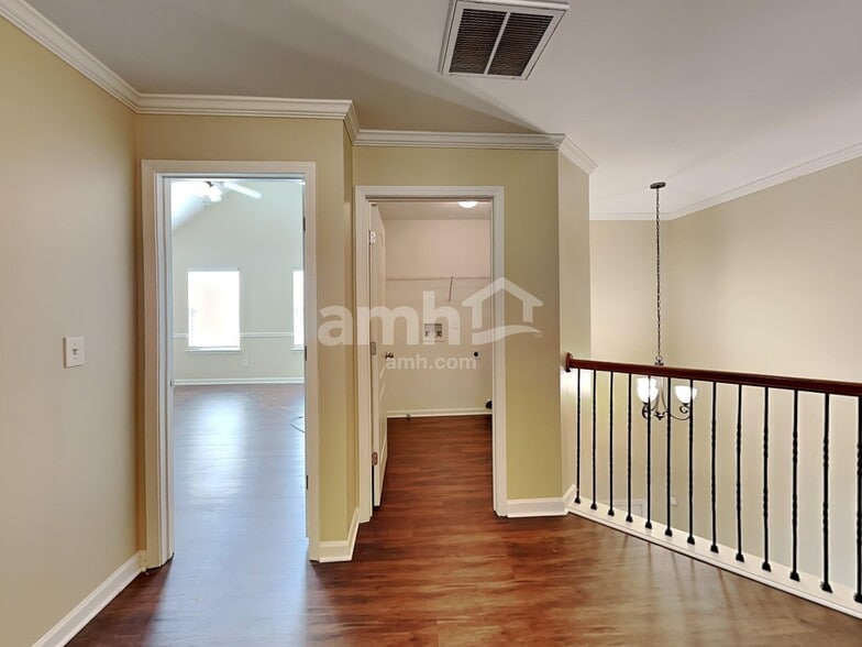 Building Photo - 144 Tyre Dr